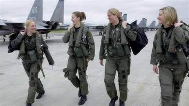 美軍艦出任務時，為何女兵不到就不走？其實女兵肩負重大任務