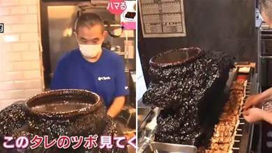 日本燒烤名店的祖傳醬汁，60多年從未更換，陶甕早已面目全非，店家稱：這就是美味的來源~